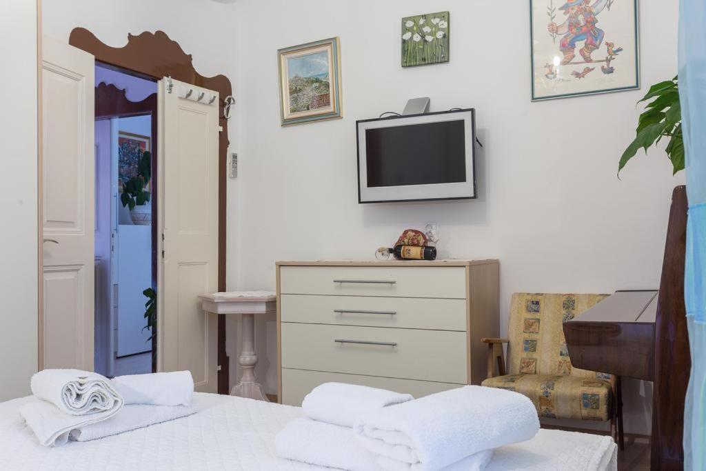 Apartman Lara Apartment Дубровник Екстериор снимка